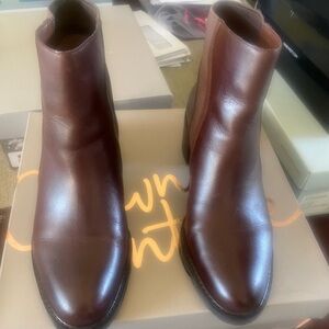 Chelsea booties in brown leather